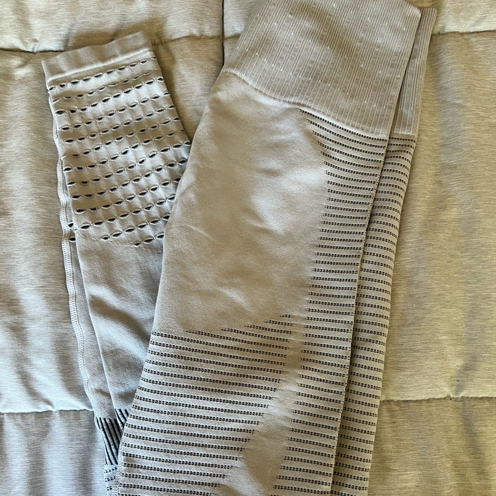 Amazon grey leggings